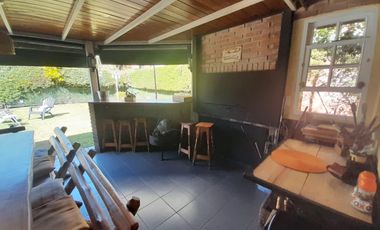 Hermosa Casa de Dos Plantas en Venta en un solo lote Country BAnco Provincia, Moreno.