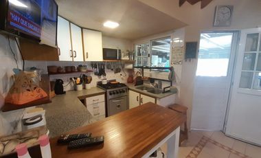 Hermosa Casa de Dos Plantas en Venta en un solo lote Country BAnco Provincia, Moreno.