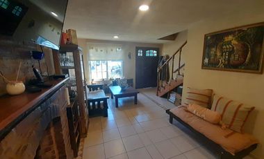 Hermosa Casa de Dos Plantas en Venta en un solo lote Country BAnco Provincia, Moreno.