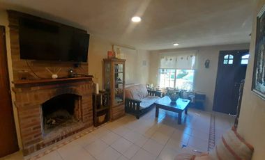 Hermosa Casa de Dos Plantas en Venta en un solo lote Country BAnco Provincia, Moreno.