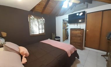 Hermosa Casa de Dos Plantas en Venta en un solo lote Country BAnco Provincia, Moreno.