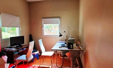 Moderna propiedad en Barrio Privado Santa Ana