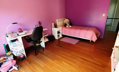 Moderna propiedad en Barrio Privado Santa Ana