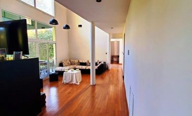 Moderna propiedad en Barrio Privado Santa Ana
