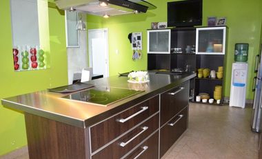 Moderna propiedad en Barrio Privado Santa Ana