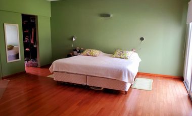 Moderna propiedad en Barrio Privado Santa Ana