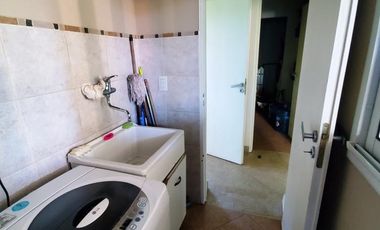 Moderna propiedad en Barrio Privado Santa Ana