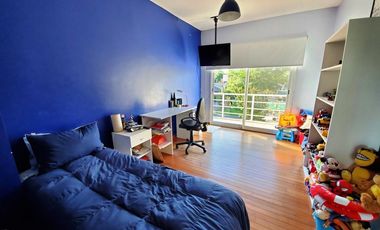 Moderna propiedad en Barrio Privado Santa Ana
