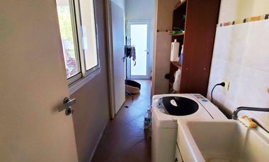 Moderna propiedad en Barrio Privado Santa Ana