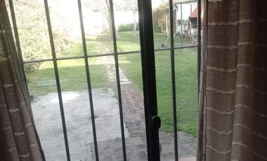 Casa en venta - 2 Dormitorios 1 Baño - Cochera - 401Mts2 - 12 De Octubre, Berazategui