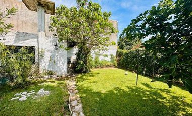 Casa en venta - 2 Dormitorios 1 Baño - Cochera - 401Mts2 - 12 De Octubre, Berazategui