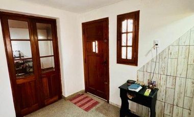 Casa en venta - 2 Dormitorios 1 Baño - Cochera - 401Mts2 - 12 De Octubre, Berazategui