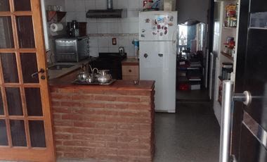 Casa en venta - 2 Dormitorios 1 Baño - Cochera - 401Mts2 - 12 De Octubre, Berazategui