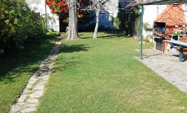 Casa en venta - 2 Dormitorios 1 Baño - Cochera - 401Mts2 - 12 De Octubre, Berazategui