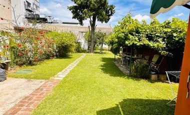 Casa en venta - 2 Dormitorios 1 Baño - Cochera - 401Mts2 - 12 De Octubre, Berazategui