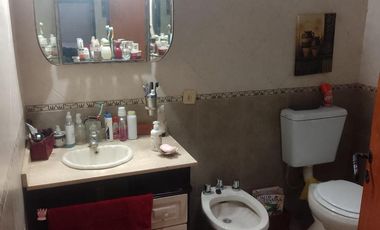 Casa en venta - 2 Dormitorios 1 Baño - Cochera - 401Mts2 - 12 De Octubre, Berazategui