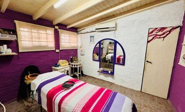 Casa en venta - 2 Dormitorios 1 Baño - Cochera - 401Mts2 - 12 De Octubre, Berazategui