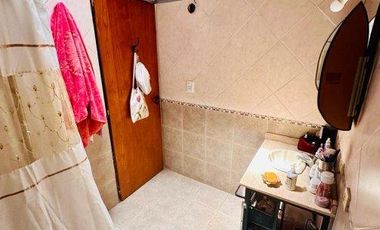 Casa en venta - 2 Dormitorios 1 Baño - Cochera - 401Mts2 - 12 De Octubre, Berazategui