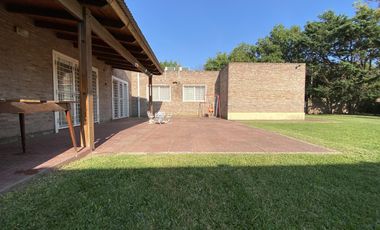 CASA EN FUNES