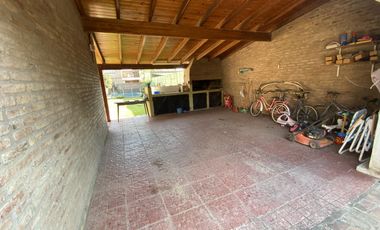 CASA EN FUNES