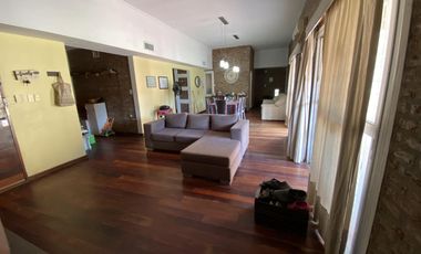 CASA EN FUNES