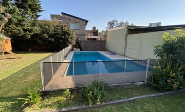 CASA EN FUNES