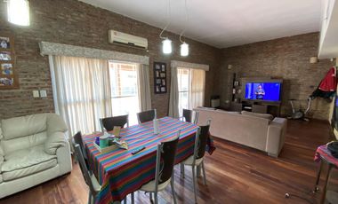 CASA EN FUNES