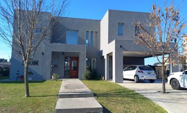 Venta Casa - Barrio Privado Altos de Campo Grande / Pilar