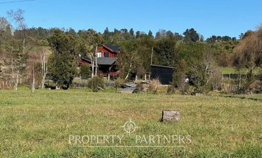 Casa con vista al lago y volcanes en Puyehue