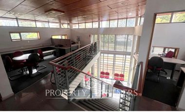 Se arrienda gran local comercial a pasos de Av. Alemania