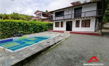 Casa-finca turística en Las Camelias, Dosquebradas