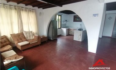 Casa-finca turística en Las Camelias, Dosquebradas