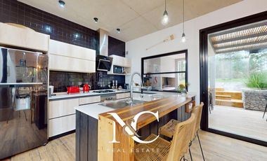 Casa en venta en Costa Esmeralda con gas y piscina