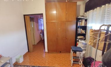 Venta departamento tipo casa PH 3 ambientes con cochera y patio en Quilmes