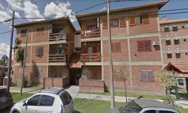 Venta de Departamento 3 ambientes con cochera y parque en Campana