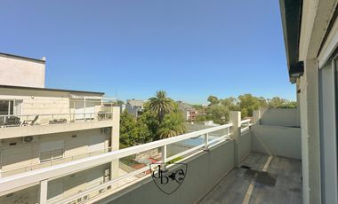 Venta de Departamento tipo Duplex de 2 ambientes en pozo en Adrogué