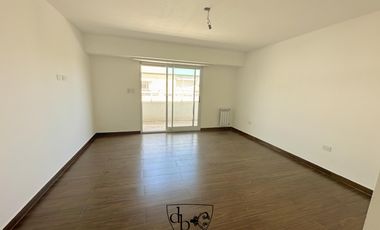 Venta de Departamento tipo Duplex de 2 ambientes en pozo en Adrogué