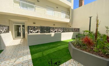 Venta de Departamento tipo Duplex de 2 ambientes en pozo en Adrogué