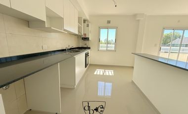 Venta de Departamento tipo Duplex de 2 ambientes en pozo en Adrogué