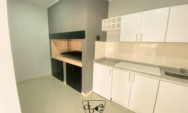 Venta de Departamento tipo Duplex de 2 ambientes en pozo en Adrogué