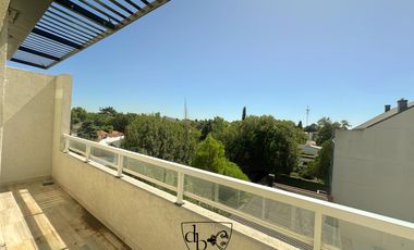 Venta de Departamento tipo Duplex de 2 ambientes en pozo en Adrogué