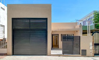 Casa a Estrenar  con  Local Comercial