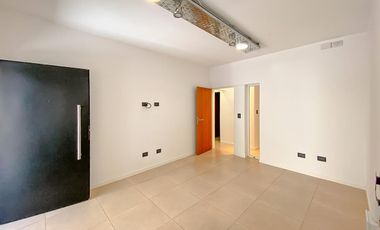 Casa a Estrenar  con  Local Comercial