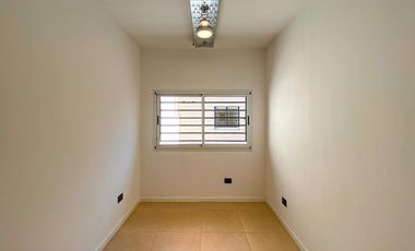 Casa a Estrenar  con  Local Comercial