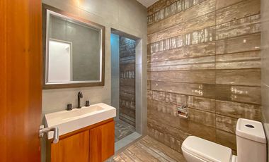 Casa a Estrenar  con  Local Comercial