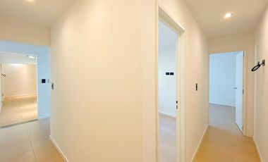 Casa a Estrenar  con  Local Comercial