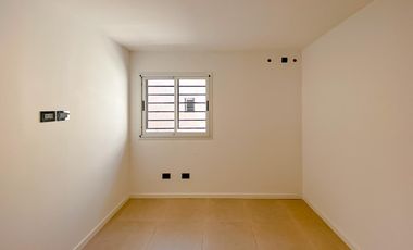 Casa a Estrenar  con  Local Comercial