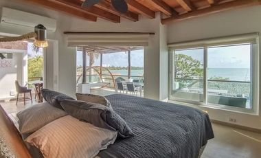 House for sale in the heart of the Cancun Hotel Zone Lagoon Front