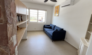 House for sale in the heart of the Cancun Hotel Zone Lagoon Front