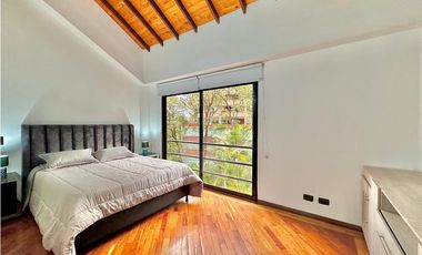 Hermosa Casa Amoblada en Arriendo Frente al Mall Amsterdam